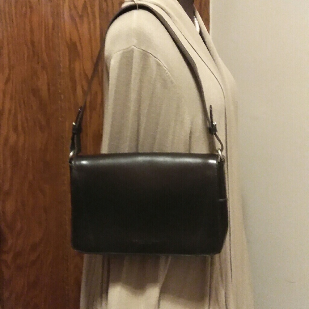 Kenneth Cole brown leather shoulder bag